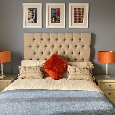 Twenty Seven Bed and Breakfast Stornoway  Buitenkant foto