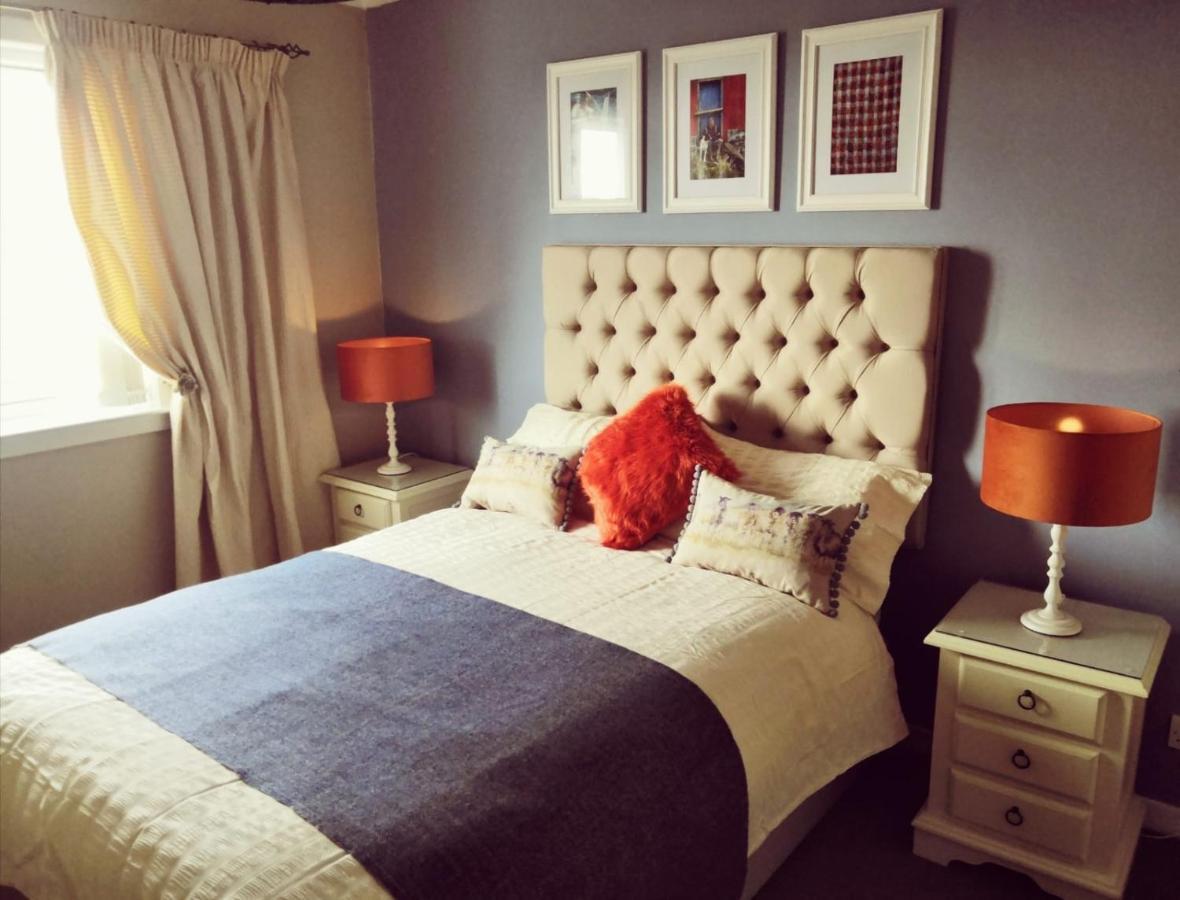 Twenty Seven Bed and Breakfast Stornoway  Buitenkant foto