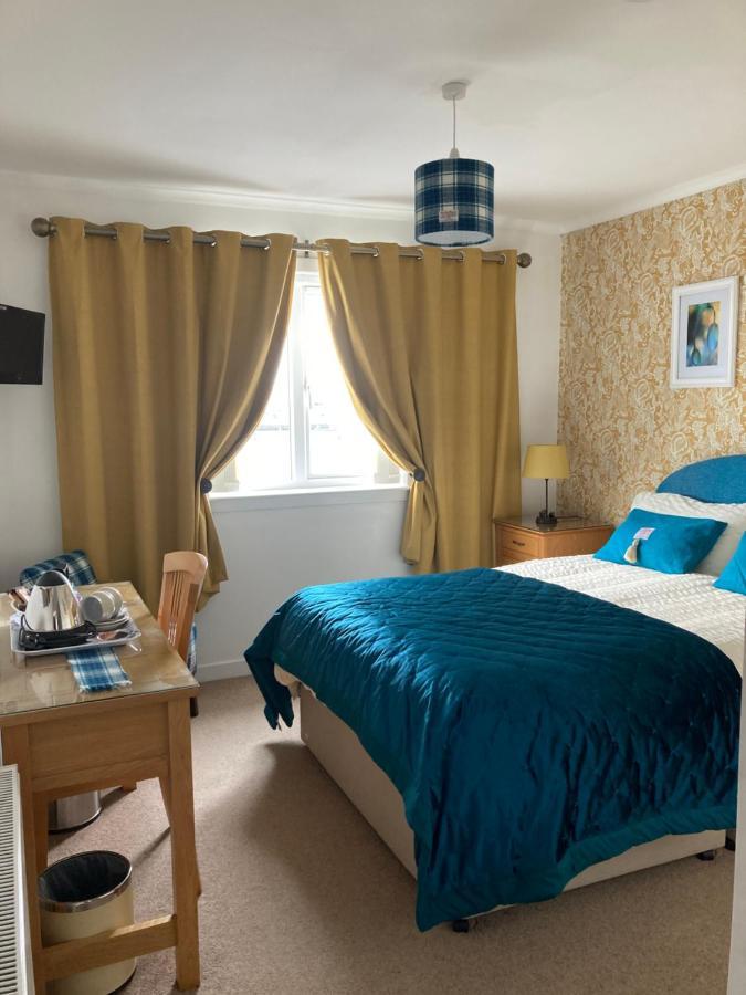 Twenty Seven Bed and Breakfast Stornoway  Buitenkant foto