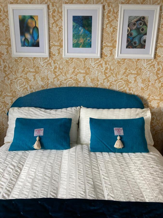 Twenty Seven Bed and Breakfast Stornoway  Buitenkant foto