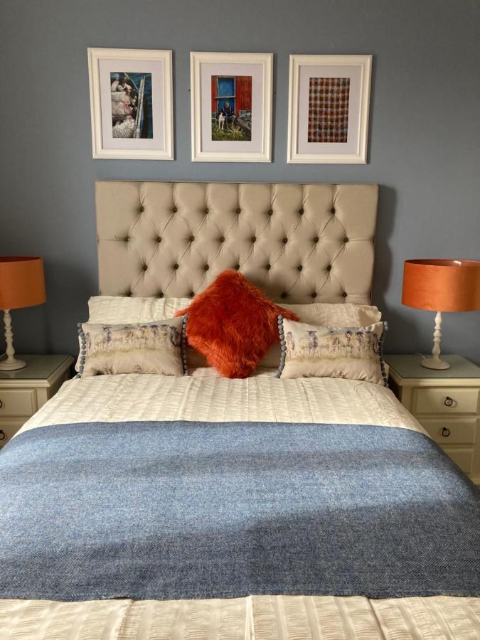 Twenty Seven Bed and Breakfast Stornoway  Buitenkant foto