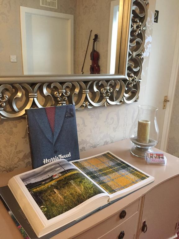 Twenty Seven Bed and Breakfast Stornoway  Buitenkant foto